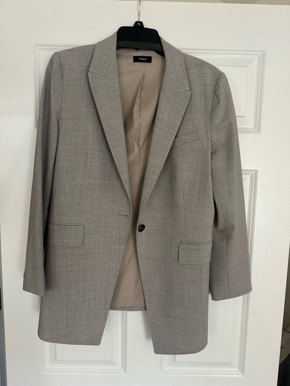 Theory Women’s Light Gray Single-Button Blazer and pants  size 10